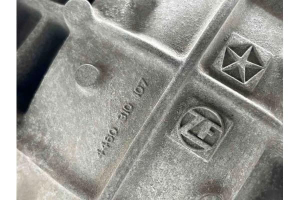 Rear reducer DODGE DURANGO WD 68251552AA 3 6L gasoline 2016 Catalog number of the original 68251552AA