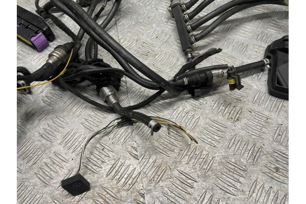 INSTALLATION LPG SET V8 STAG 300 8 QMAX BASIC E65 Quality of parts according to GVO Q original with factory logo OEM OES
