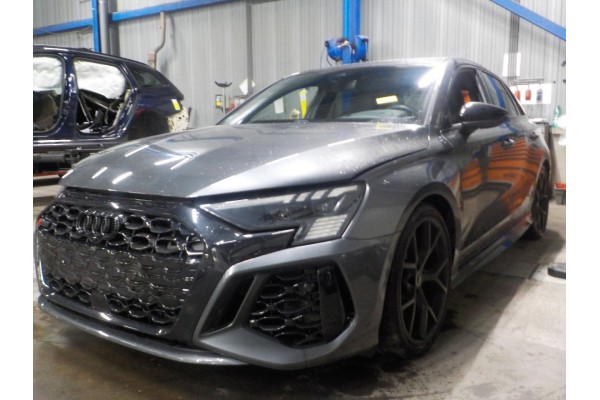 Sistema de Escape Audi RS 3 Sportback 8YA 2021 8V0253611D 8V0253211