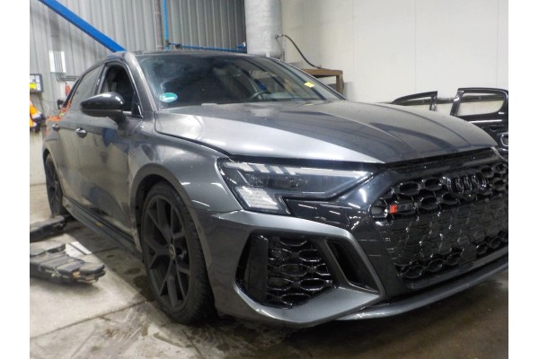 Sistema de Escape Audi RS 3 Sportback 8YA 2021 8V0253611D 8V0253211