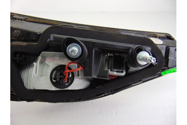 9827059780 PILOTO TRASERO DERECHO INTERIOR DS 3 CROSSBACK Performance Line 9827059780 196582 DS - 4