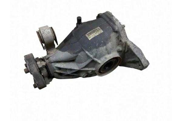 Rear reducer MERCEDES BENZ C W204 2043500114 2 2L diesel 125kW 2008 Part manufacturer Mercedes Benz OE