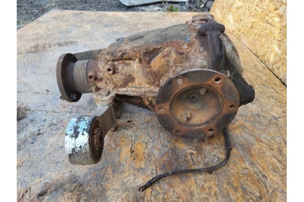 Rear reducer MITSUBISHI PAJERO III V7_W V6_W F34D 3 2L diesel 121kW Part manufacturer Mitsubishi OE