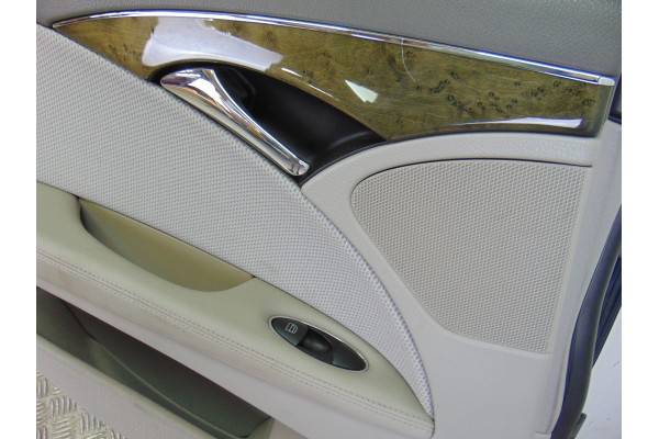 AZUL OSCURO PUERTA TRASERA IZQUIERDA MERCEDES-BENZ CLASE E (BM 211) BERLINA E 220 CDI (211.008) 2006 AZUL OSCURO 197262 MERCEDES