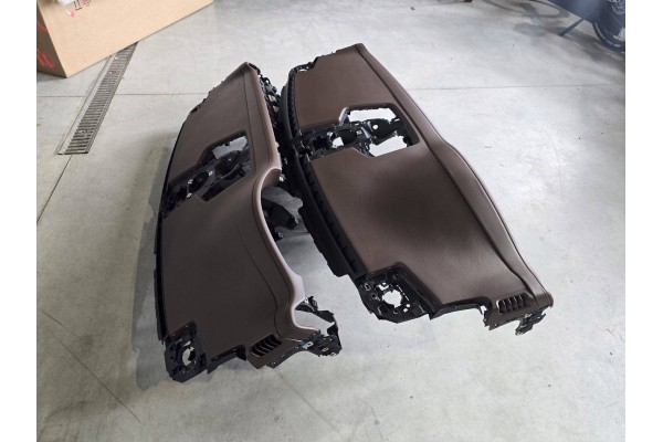 Dashboard Porsche Cayenne III 3 18r 22r Brown NEW Catalog number of the part 9Y1857003BB
