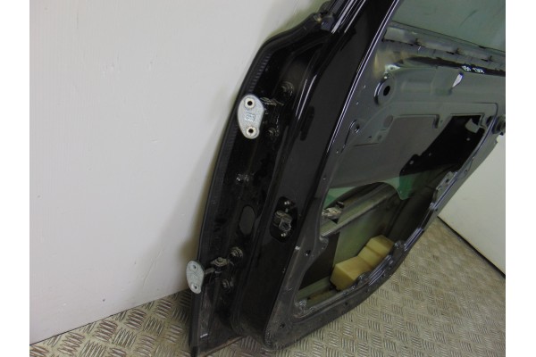 NEGRA PUERTA TRASERA DERECHA VOLVO V50 FAMILIAR
