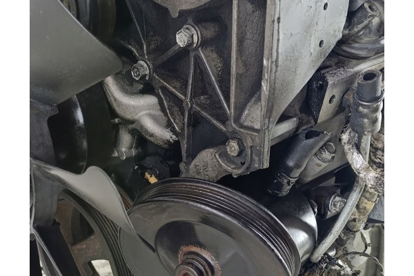 COMPLETE ENGINE CHEVROLET SILVERADO 6 0 V8 LQ4 Part manufacturer Chevrolet OE