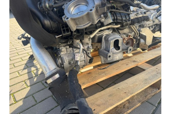 PORSCHE MACAN 95B TURBO GTS LIFT ENGINE 2 9 DGR 24 THOUSAND KM Engine type petrol