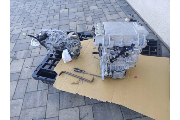 RENAULT MEGANE E TECH SILNKK ELEKTRYCZNY 6AM402 Product weight with unit packaging 70 kg
