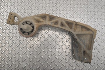 Rear bridge bracket Mercedes Vito Tourer W447 A4473530095 Part manufacturer Mercedes Benz OE