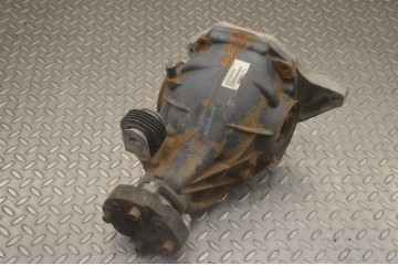 Rear differential Mercedes Benz Class C W205 A2053503603 2 47 2013 PRESENT Part manufacturer Mercedes Benz OE