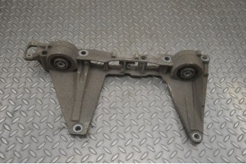 Rear bridge holder Mercedes Benz Vito W447 Van 2014 Car type passenger cars