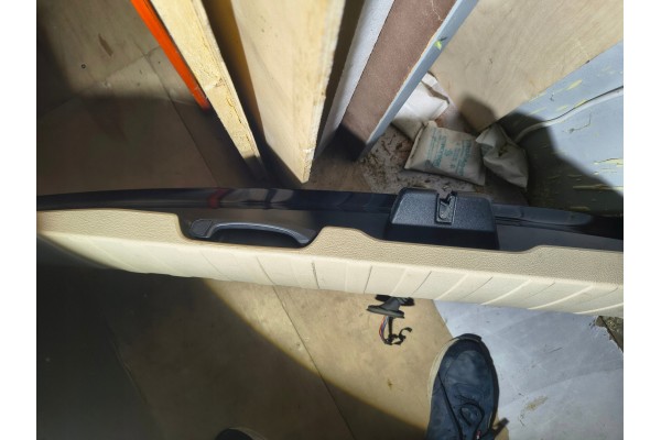BMW X5 F15 BURT in inner cover Catalog number of the part BMW F15 BURTA 475 MIRTEX