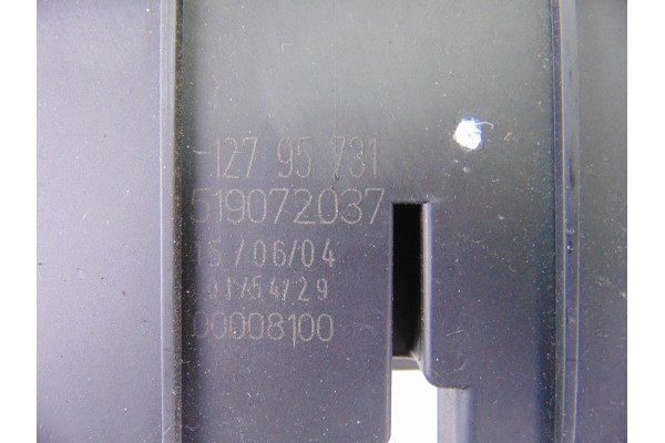 519072037  CAJA RELES / FUSIBLES SAAB 9-3 CABRIOLET 1.8 T Linear 2004 519072037 205561 SAAB - 2