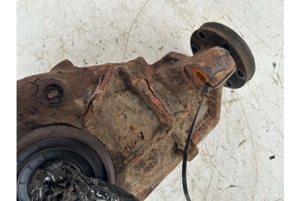 BMW 7 Series Rear Differential Differential 735i iL Petrol 1999 Engine type gasoline