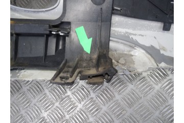 PLATA PARAGOLPES DELANTERO MERCEDES-BENZ CLASE C (BM 203) BERLINA