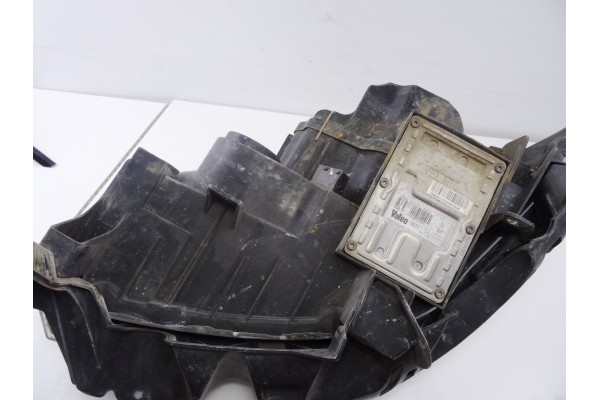 8200073226F  FARO DERECHO RENAULT MEGANE II BERLINA 5P Confort Authentique 2003 8200073226F 209399 RENAULT - 1