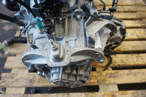 PRIMASTAR TRAFIC IV VIVARO PF6082 GEARBOX 320105040R 2 0DCI 4KM Part manufacturer Renault OE