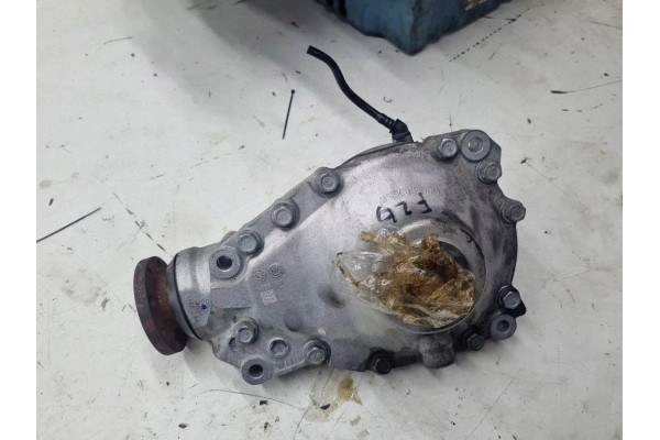 Front reducer BMW X4 F26 8635031 2 99L diesel 190kW 2017
