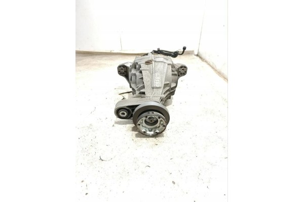 Rear differential 670037685 Maserati LEVANTE 2017 Catalog number of the part 670037685 06700376850 201400215 4460310353 44604103