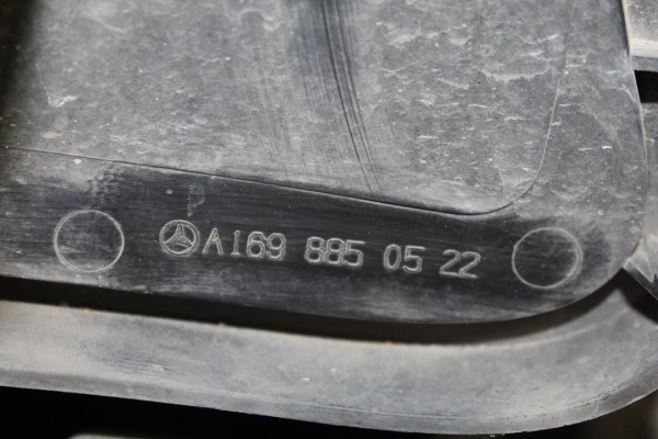 NEGRO PARAGOLPES DELANTERO MERCEDES-BENZ CLASE A (BM 169)