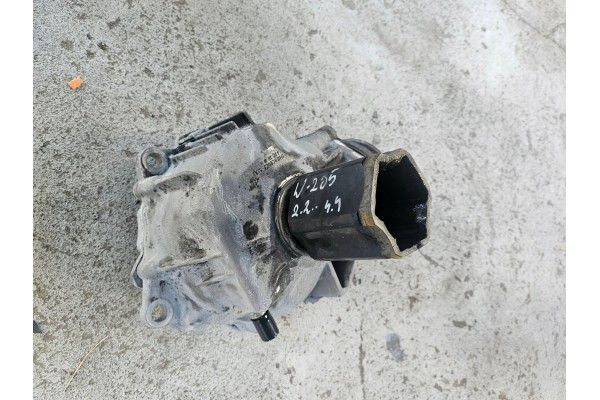 Mercedes w205 c class front reducer A2213310000 4matic Car type 4x4 SUV passenger cars