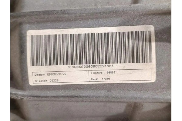 Reductor trasero MASERATI LEVANTE SUV (M161) 670038072 2017
