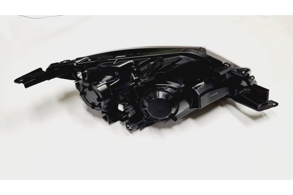 MITSUBISHI L200 2019 2022 LAMP LEFT FRONT OEM Type of low beam headlights traditional halogen