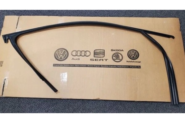 AUDI Q5 FY WINDSCREEN GUIDE FRONT LEFT DOOR 80A837431C
