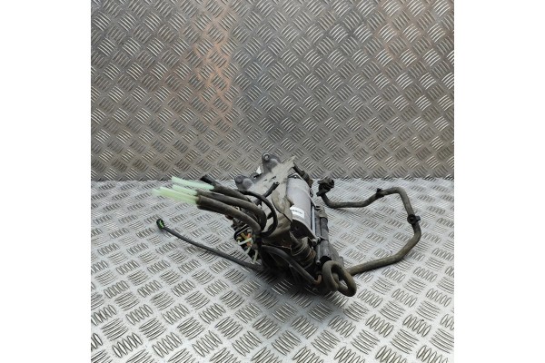 Pneumatic Suspension Compressor Mercedes C S205 A2053200104 Part manufacturer Mercedes Benz OE