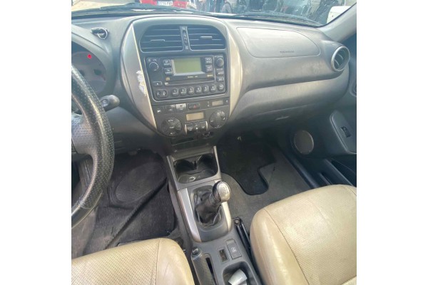 Toyota RAV4 (A2) 2.0 D-4D Sol 4x4 2004 para piezas | Desguace Gandia SL