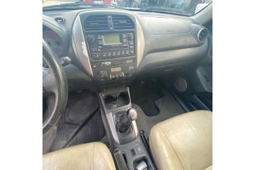 Toyota RAV4 (A2) 2.0 D-4D Sol 4x4 2004 para piezas | Desguace Gandia SL