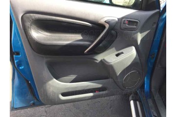 Toyota RAV4 (A2) 2.0 D-4D Executive 4x4 2002 para piezas | Desguace Gandia SL