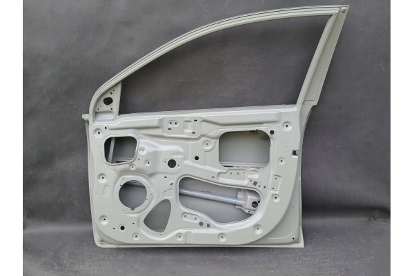 KIA RIO IV 17 DOOR RIGHT FRONT ORYG Version European