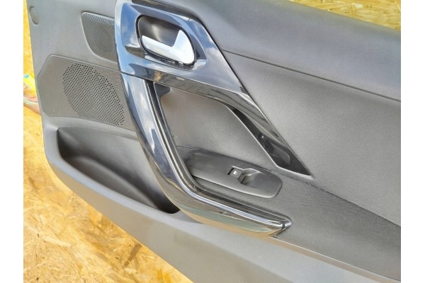 Puerta Delantera Derecha KTPD para Peugeot 208 I