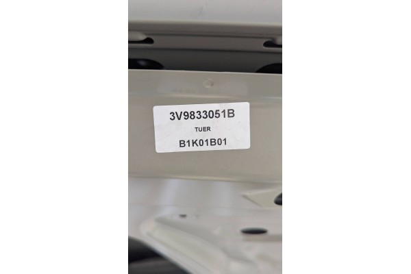 NEW REAR DOOR LEFT SKODA SUPERB B8 3V 2020 3V9833051B Car type passenger cars