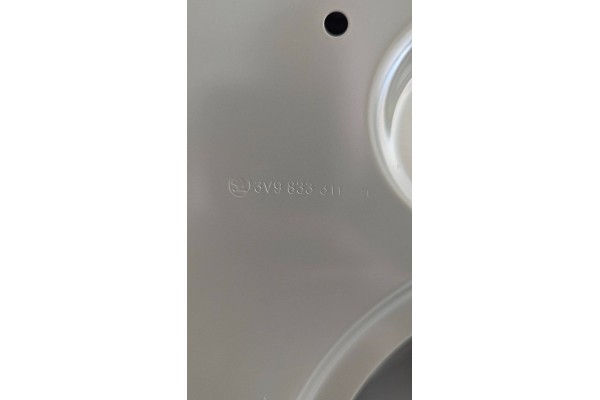 NEW REAR DOOR LEFT SKODA SUPERB B8 3V 2020 3V9833051B Customs tariff code 87082990