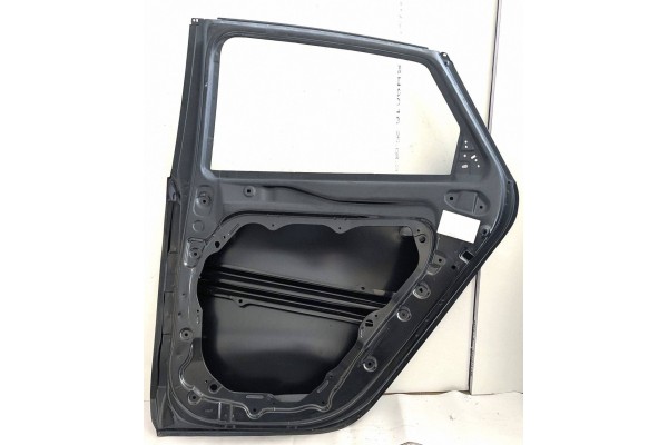NEW REAR DOOR KIA CEED HB 2018 77004 J7000 Part manufacturer Kia OE