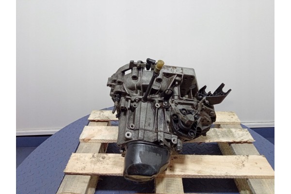 RENAULT LAGOON II 1 6B 115KM MANUAL GEARBOX JR5129 Part manufacturer Renault OE