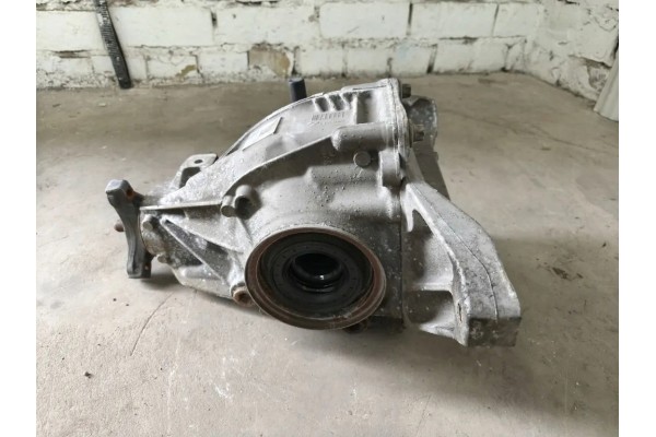 Rear reducer MERCEDES BENZ C W205 A2053506718 2 0L gasoline 135kW 2017