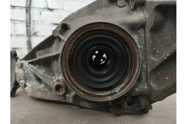Rear reducer MERCEDES BENZ C W205 A2053506718 2 0L gasoline 135kW 2017 Catalog number of the part A2053506718