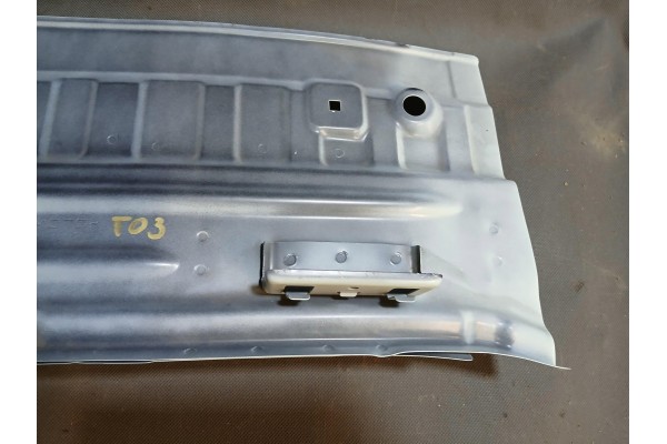 LEAPMOTOR T03 BELT REAR WALL ORYG Catalog number of the part IMPRK1641720