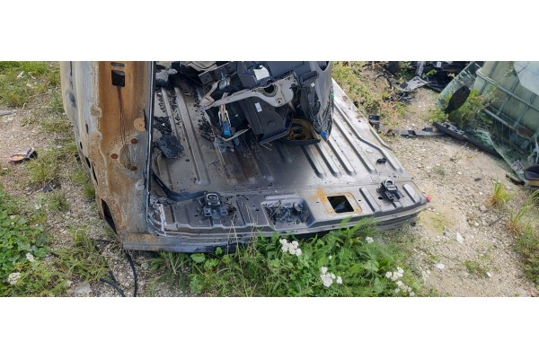 FORD TRANSIT CUSTOM PAS TY TYLNY lift NA KLAPE PODOGA 17R Quality of parts according to GVO O original with manufacturer s logo 