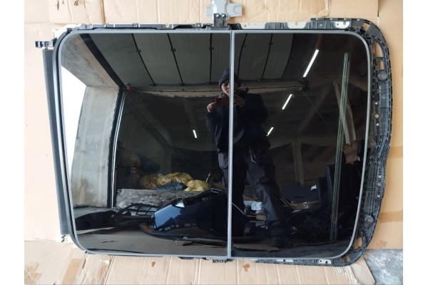 Panoramic roof to Mitsubishi Outlander 2022