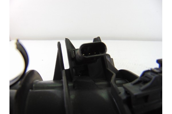  COLECTOR ADMISION BMW SERIE 5 BERLINA (F10) 518d 204728 BMW - 6