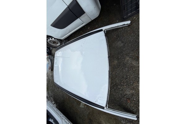 Hyundai Kona II 2 2023 dach kolor biay SAW