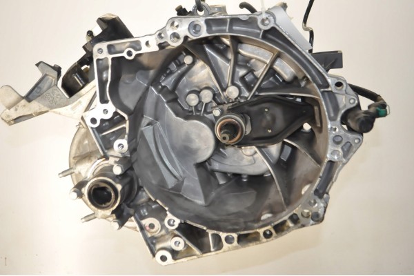 PEUGEOT 2008 II 1 2 12V 96kW 131HP PURETECH GEARBOX 20MF9D 24tys k