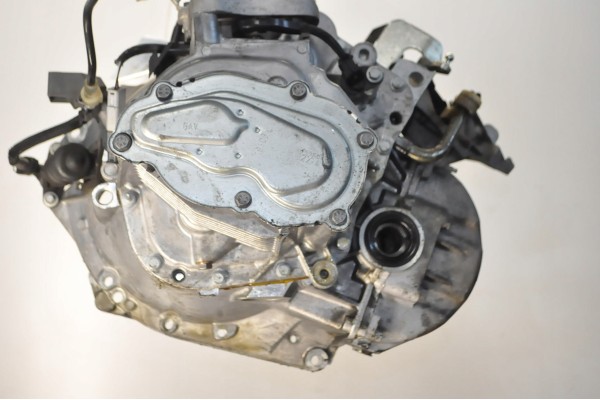 PEUGEOT 2008 II 1 2 12V 96kW 131HP PURETECH GEARBOX 20MF9D 24tys k Transmission type manual