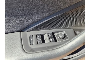 Paneles de Puerta de Cuero con Iluminación LED para VW Passat B9 - Jue