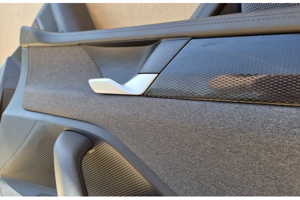 Paneles de Puerta de Cuero con Iluminación LED para VW Passat B9 - Jue